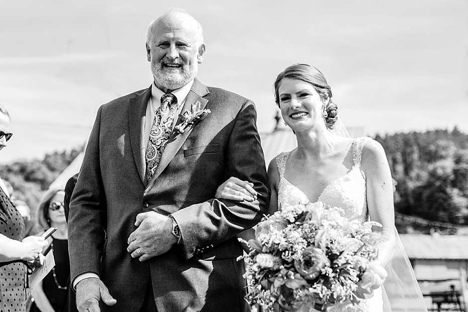 Bride and father walk down the aisle at Gillbrook Farms wedding